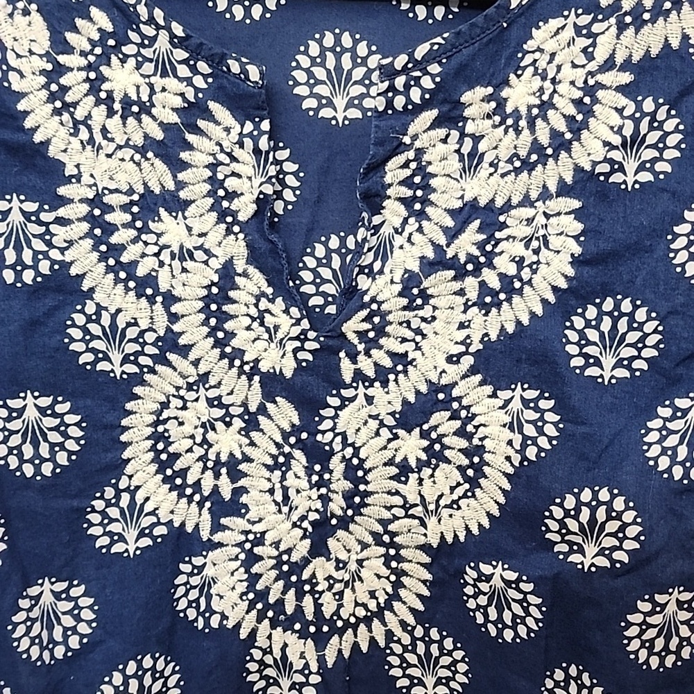 Talbots Blue & White Embroidered Lightweight Floral Blouse Size XL - Picture 3 of 8